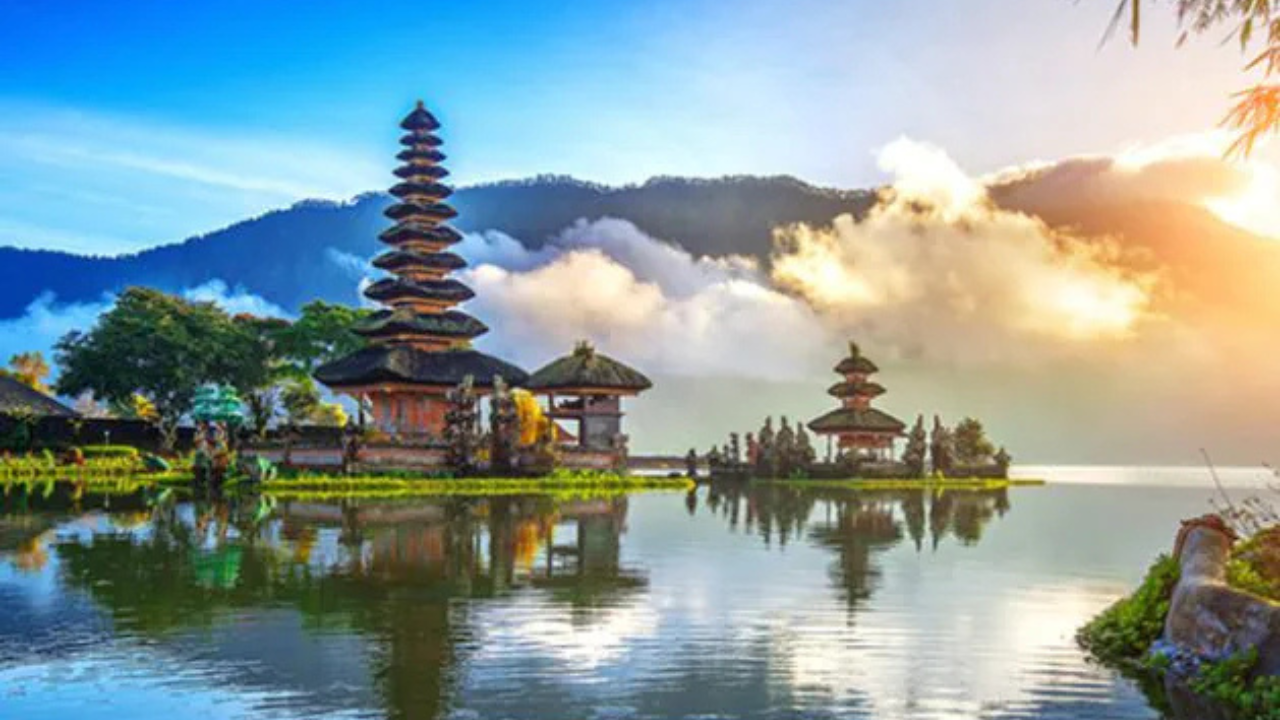 Top 5 Travel Packages for the Most Beautiful Places in the World